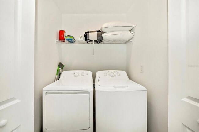 Building Photo - 12240 Wellen Golf St