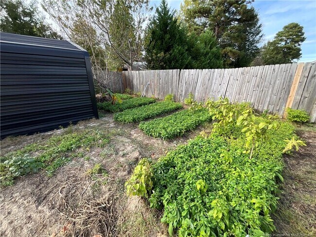 Building Photo - 2460 Saltwood Rd