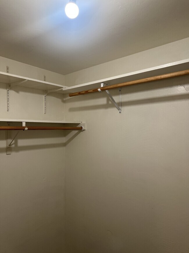 Building Photo - 2217 Madera Rd