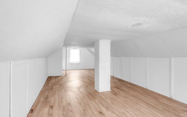 Building Photo - 509 E 143rd St