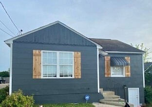 Building Photo - 20 Lakeview