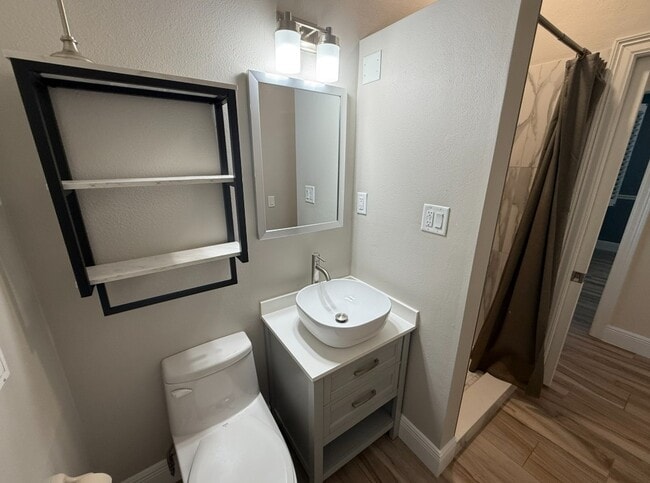 Building Photo - 6331 Yellow Wood Pl