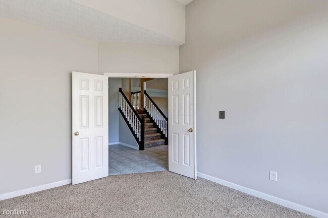 Building Photo - 4 br, 4 bath House - 6704 Wisteria Cir