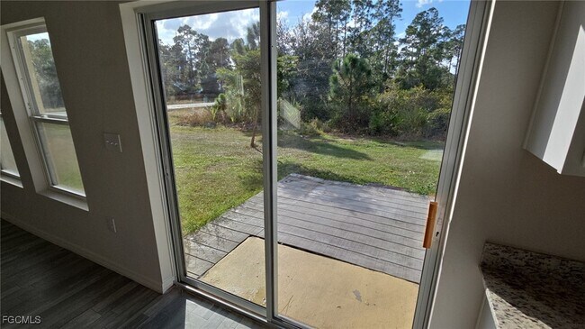 Building Photo - 354 Western Ave S