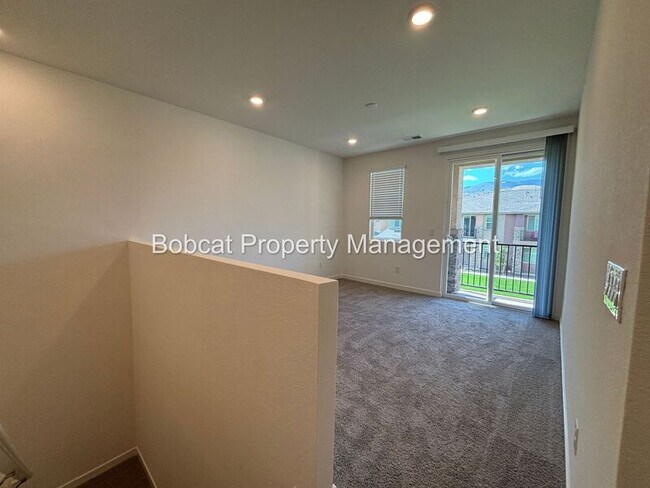 Building Photo - 839 Centerville St