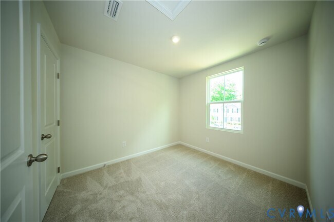 Building Photo - 1121 Canterbury Rdg Rd
