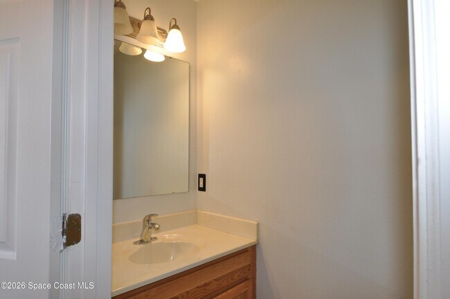 Building Photo - 1701 Sawgrass Dr SW