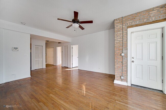 Building Photo - Amazing Woodlawn 3 Bedroom Apartment With ...