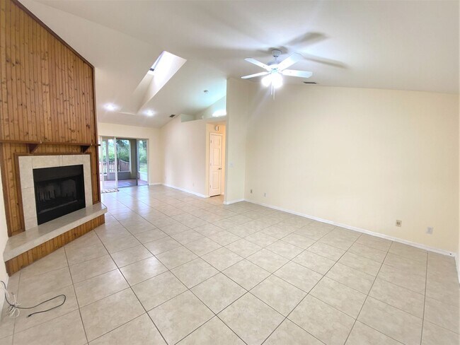 Building Photo - ** GOLDEN GATE ESTATES ** 3 BED / 2 BATH -...
