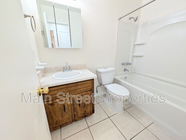 Building Photo - 5086 Yacht Harbor Cir