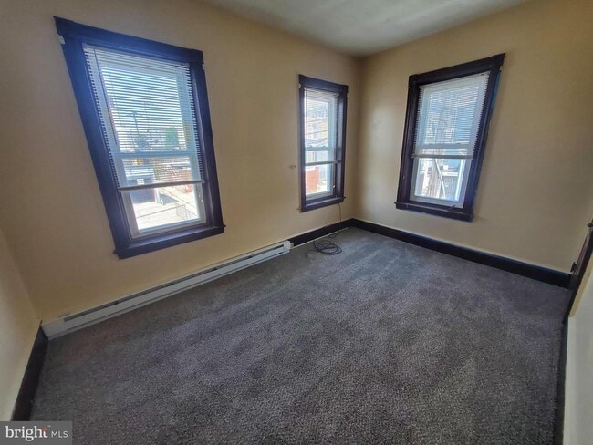 Building Photo - 638 N 2nd St