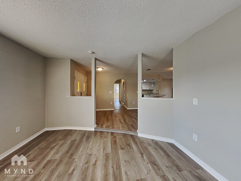 Building Photo - 10327 Lansfield St