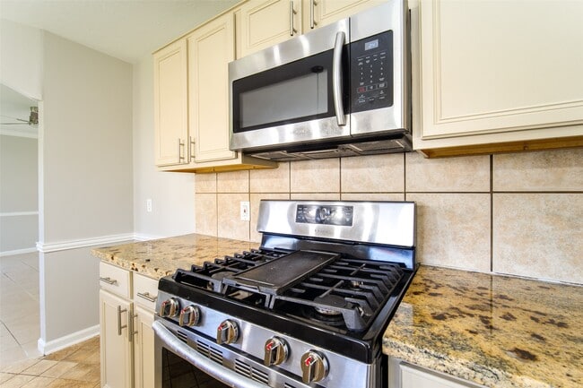 Building Photo - 7706 Eldergrove Ln