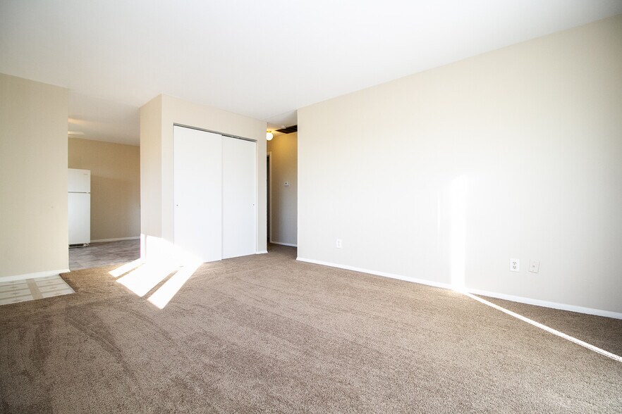 Building Photo - 1597 Walbridge Ave