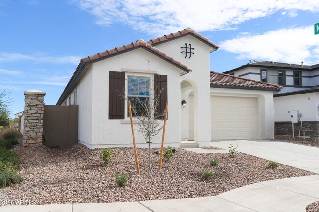 Building Photo - 815 W Finch Dr