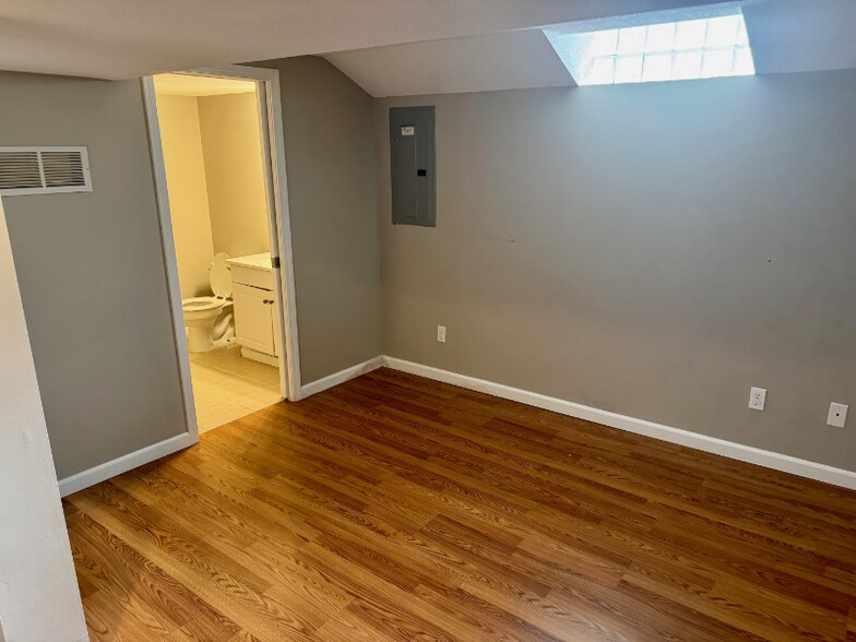 Building Photo - 315 S Glendale