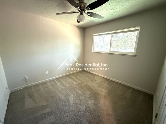 Building Photo - 5368 Elsinore Way