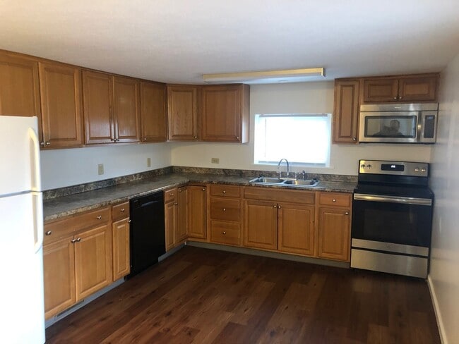 Building Photo - 314 W 16th St