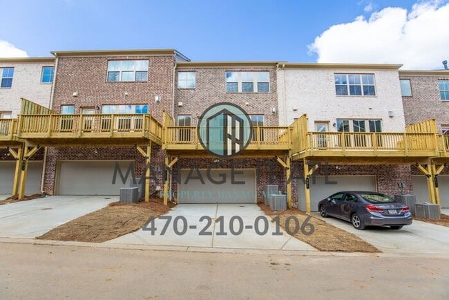 Building Photo - 4 bedroom Town Home in Suwanee in North Gw...