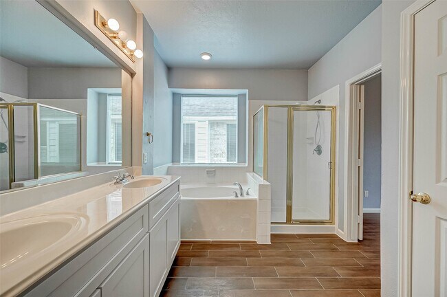 Building Photo - 3306 Stratford Pointe Dr