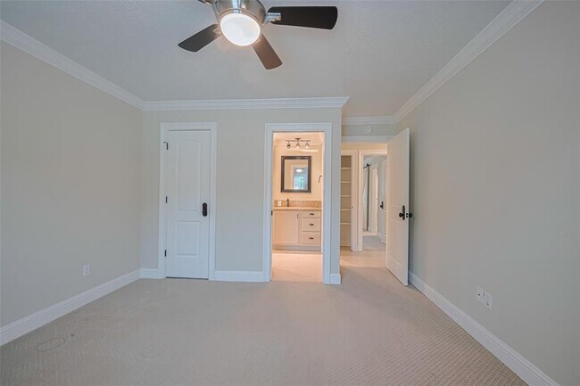 Building Photo - 11710 Hillcroft St