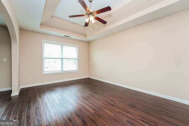 Building Photo - 917 Southfork Dr
