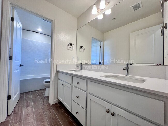 Building Photo - 1459 Farmhouse Ln