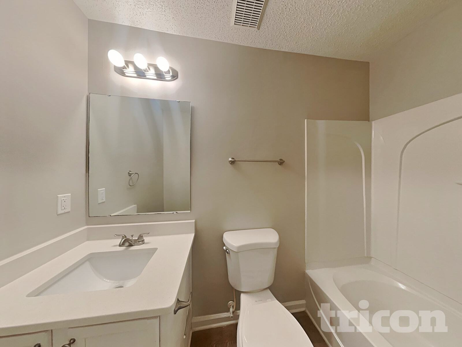 Building Photo - 15228 Pangborn Pl