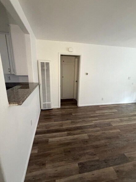 Building Photo - 263 S Lemon St
