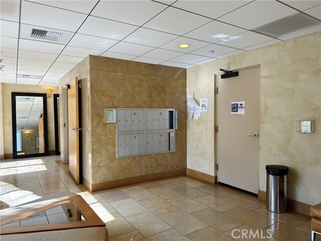 Building Photo - 320 S Willaman Dr