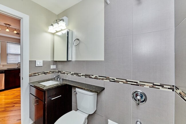 Building Photo - 6134 N Washtenaw Ave