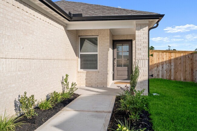 Building Photo - 16529 Breezy Knl Ct
