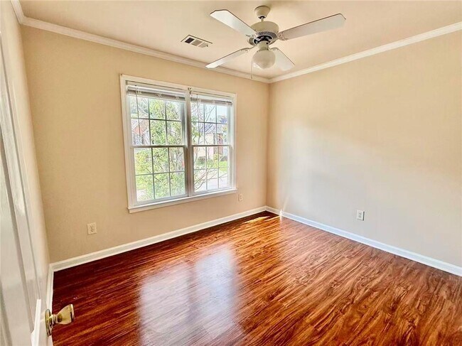 Building Photo - 5530 Huntington Mist Dr