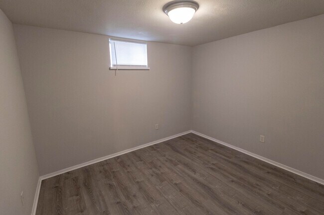 Building Photo - 319 West Blvd N