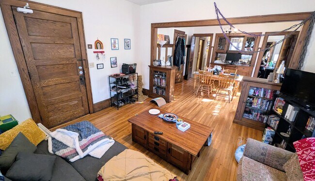Building Photo - 2 Bedroom Apartment in Prospect Park - Available September 1st!