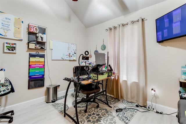 Building Photo - 1120 Whispering Meadows