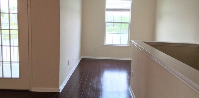 Building Photo - Beautiful WATER VIEW 3 bedroom, 2 bathroom...