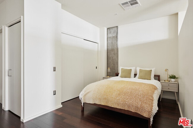 Building Photo - 1155 S Grand Ave