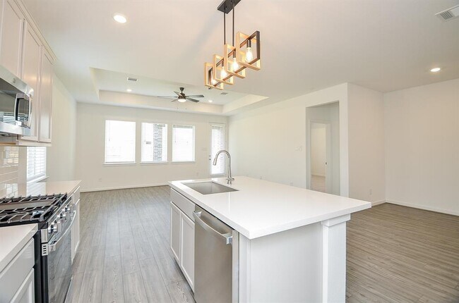 Building Photo - 9730 Burlington Bristol Dr