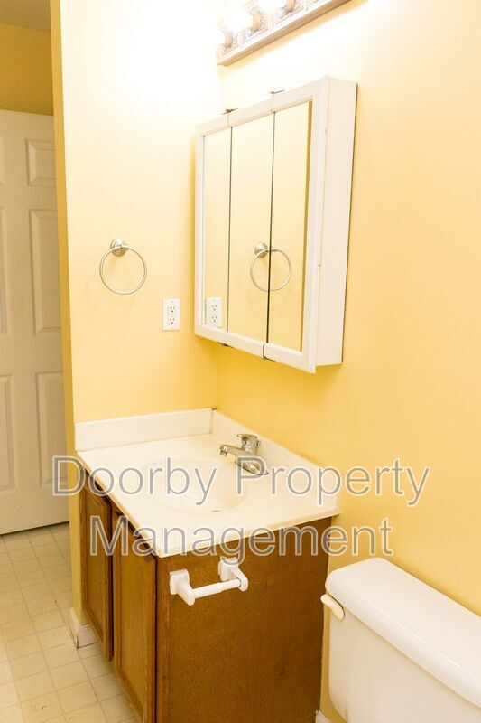 Building Photo - 2202 Elder St