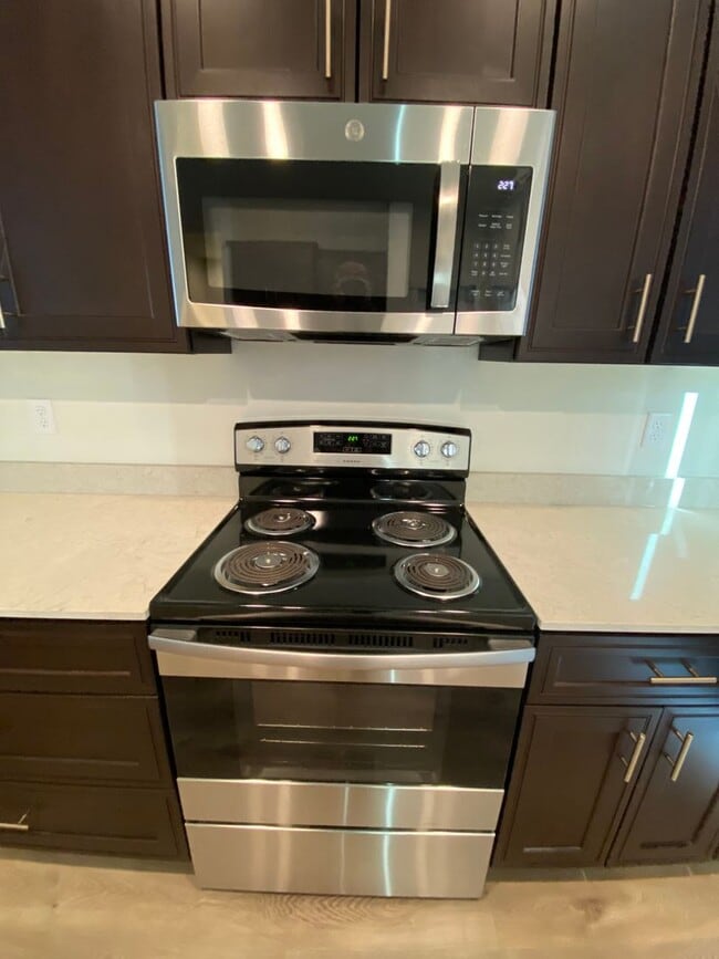 Building Photo - Newer Home for Lease! 3br 3ba