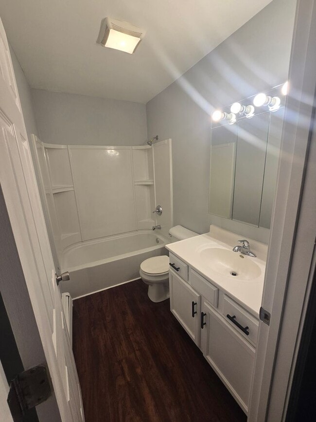 Building Photo - 3245 Ramond St