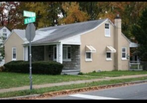 Building Photo - 219 W Park Pl