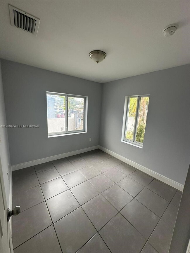 Building Photo - 1128 NW 101st St