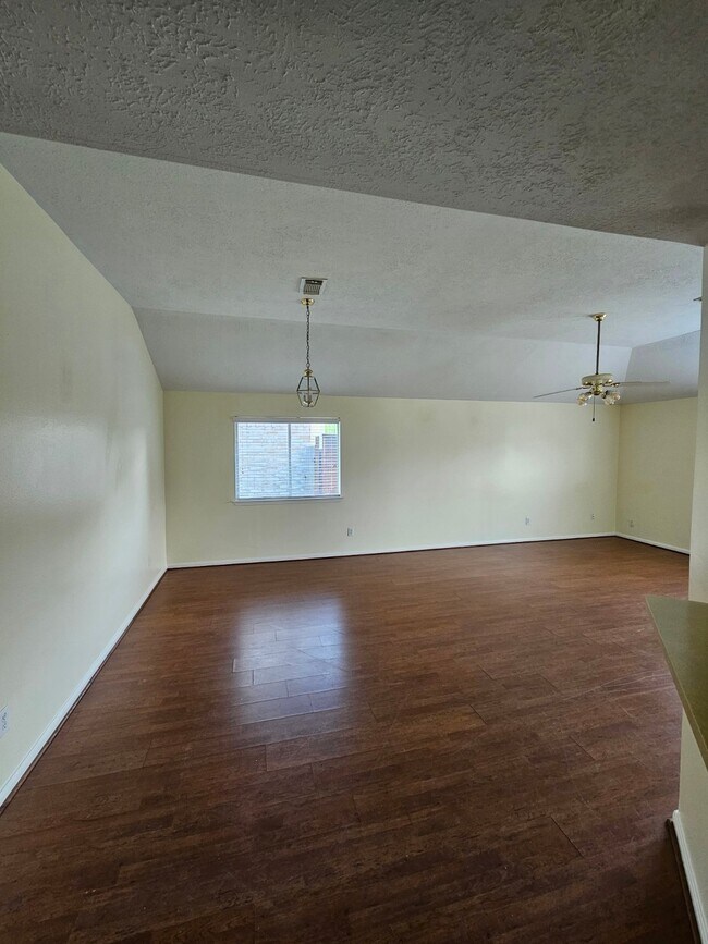 Building Photo - 12306 Scarlet River Dr
