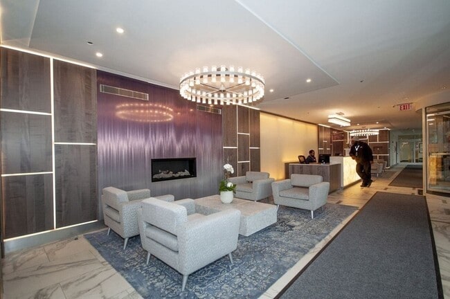 Building Photo - 8 Museum Way