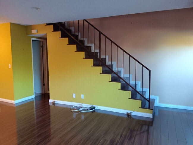 Building Photo - Charming 2-Bedroom, 2-Bathroom Gardena Con...