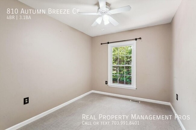 Building Photo - 810 Autumn Breeze Ct