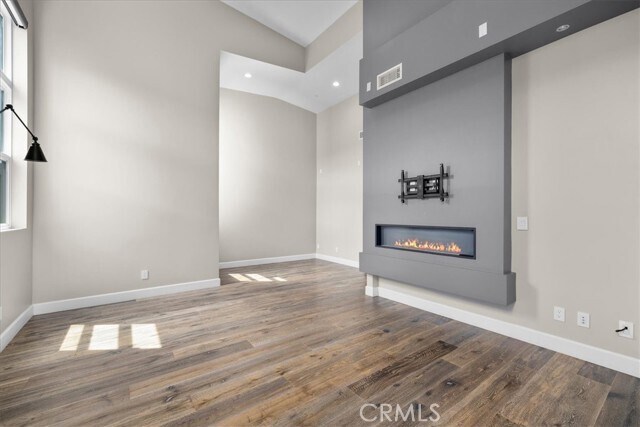 Building Photo - 2415 Carnegie Ln