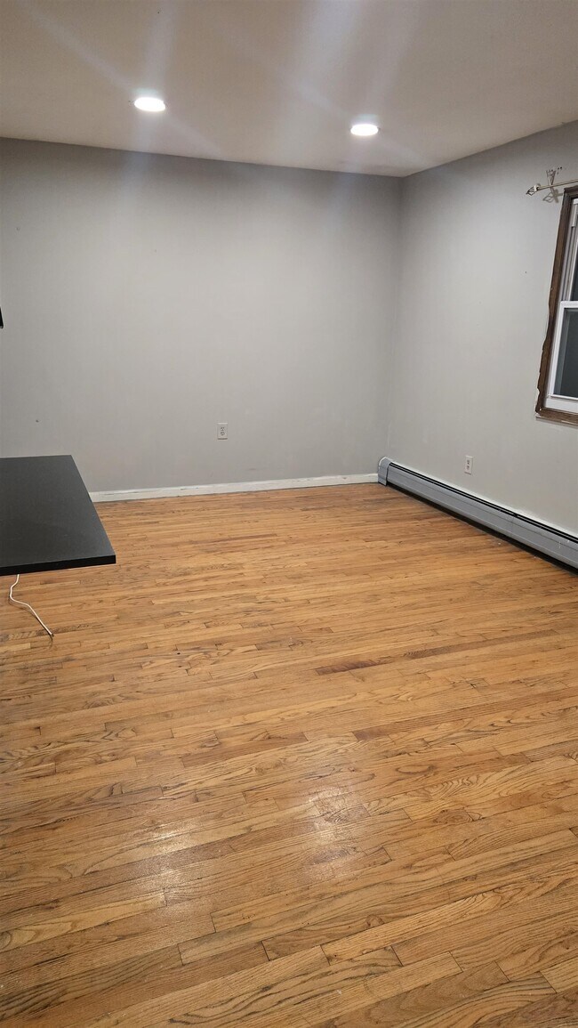 Building Photo - 1723 41st St